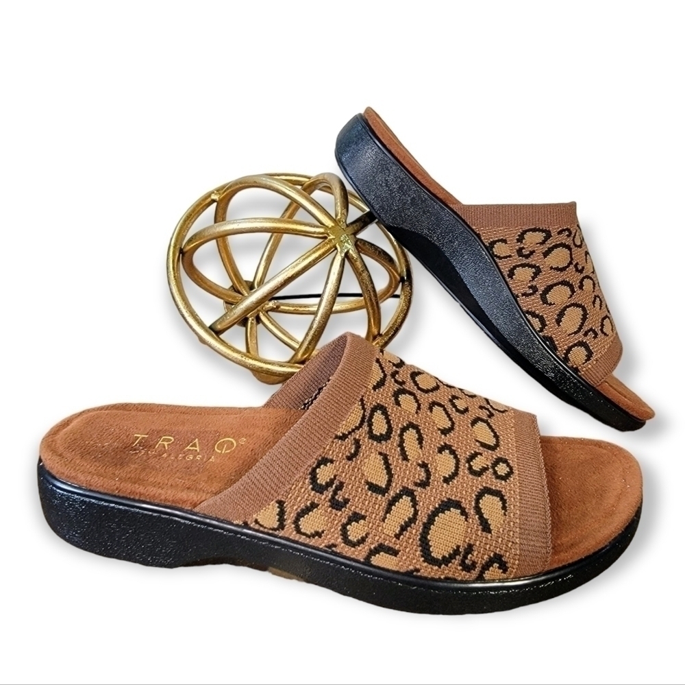 Traq by Alegria Leopard Knit Slide Sandals Comfy Size 36